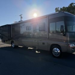 2005 Itasca 37B Triple Slide Class A Only 8000 Original Miles 