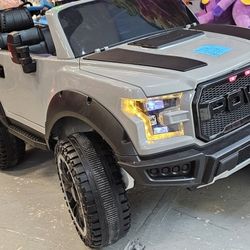 Carros de niños a control remoto 12v 24v 48v $100 up depending on style 
AVAILABLE AT 500 inland center dr san bernardino Next to kevin jewelry 
951 2