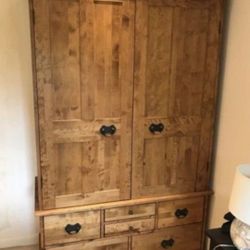 Laura Ashley 5pc Queen Bedroom Furniture Set