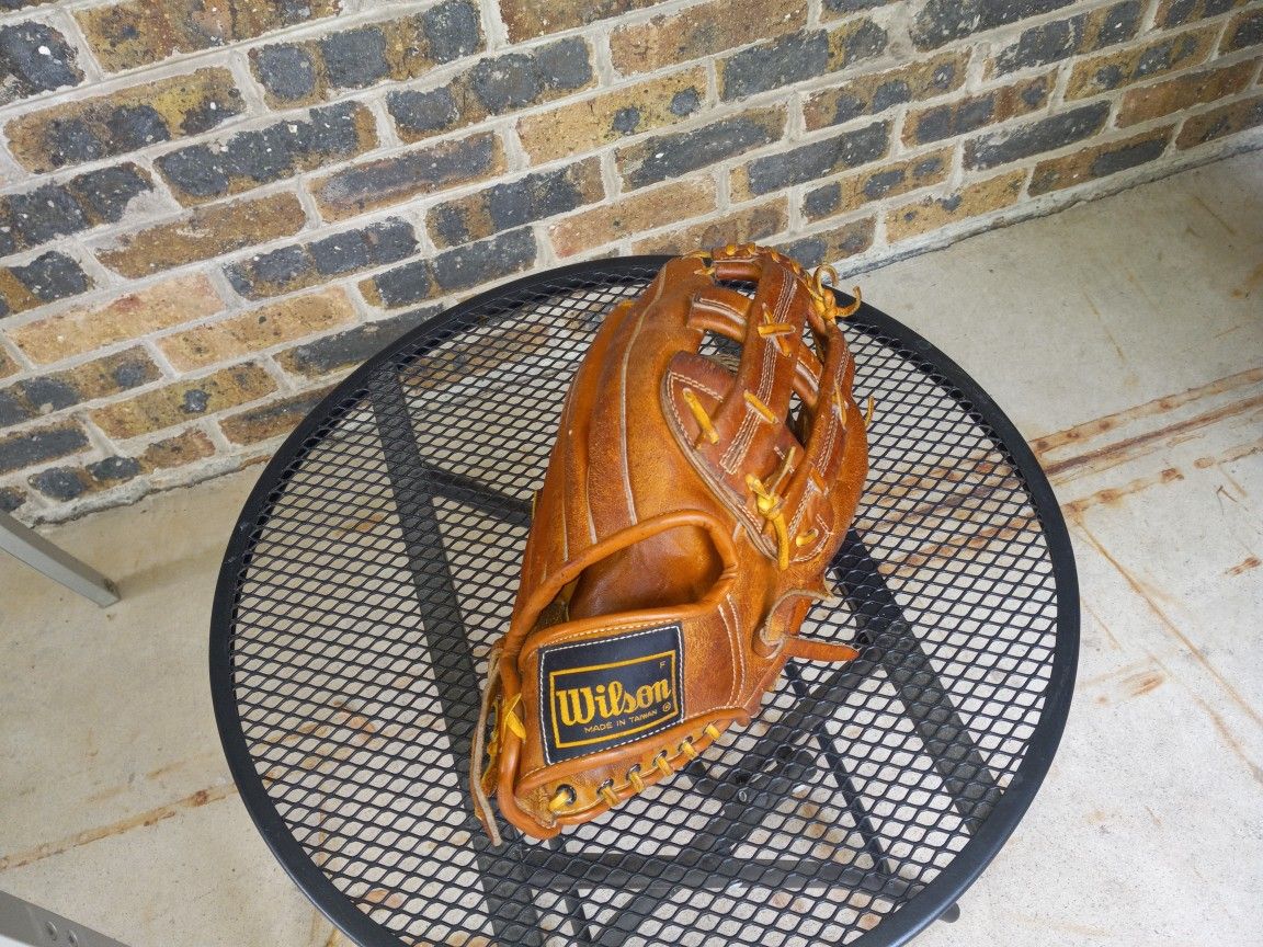 Softball Mitt