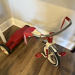 Radio Flyer Classic Dual Deck Toddler Tricycle, Red Trike, Tricycle for Toddlers Age 2.5-5 Years, Toddler Bike
