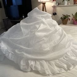 White Crinoline