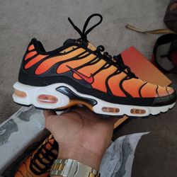 Nike Air Max Plus OG. Sunset