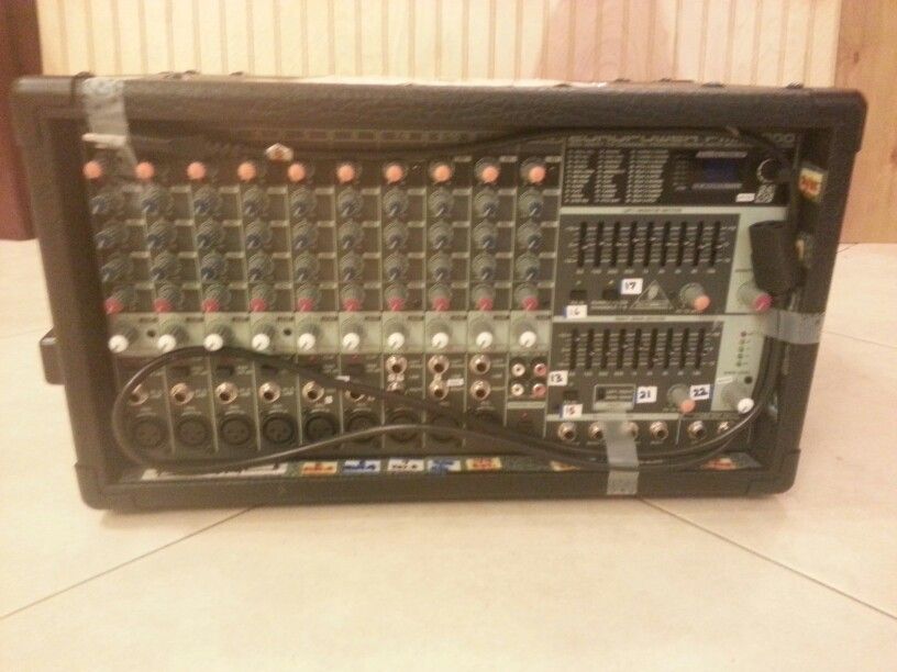 Mixer EUROPOWER PMP2000 - Behringer Like New