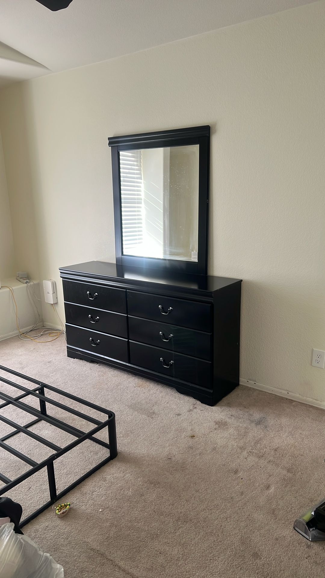 Black Dresser With Mirror
