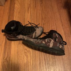 Men’s Jordan 10 Retro Camo Size 13