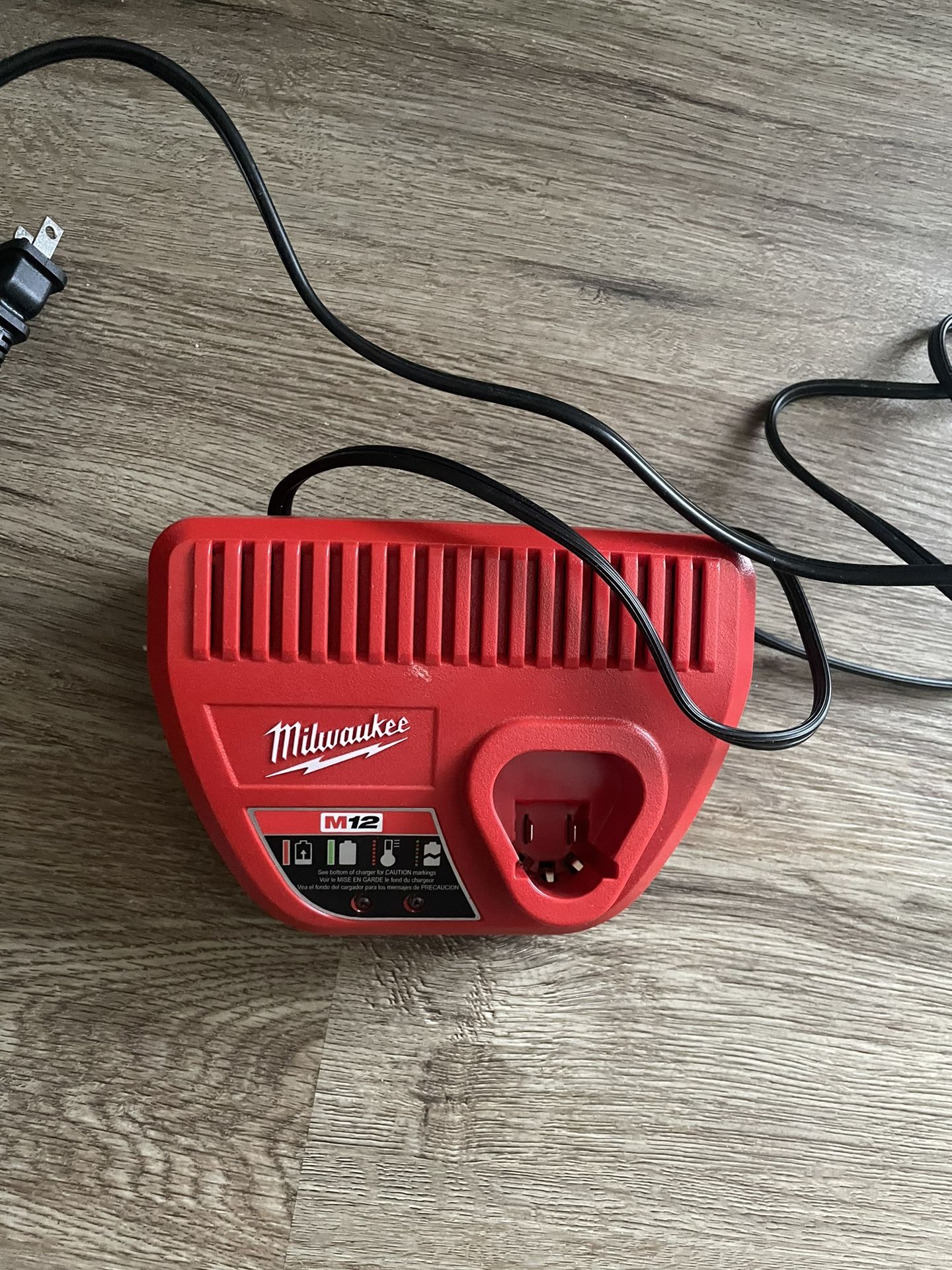 Milwaukee M12 Battery Charger