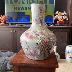 Lucky Bird Vase 