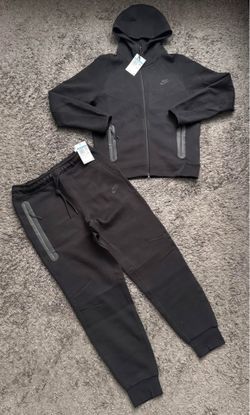 Nike Tech Sweatsuits 