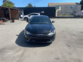 2016 Chrysler -Runs-good -Tags Paid Till next year