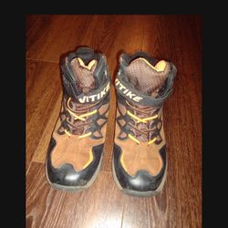 Boys Size 6 Hiking Boots, Worn For Only 3 ,Days, Brand Vitike 