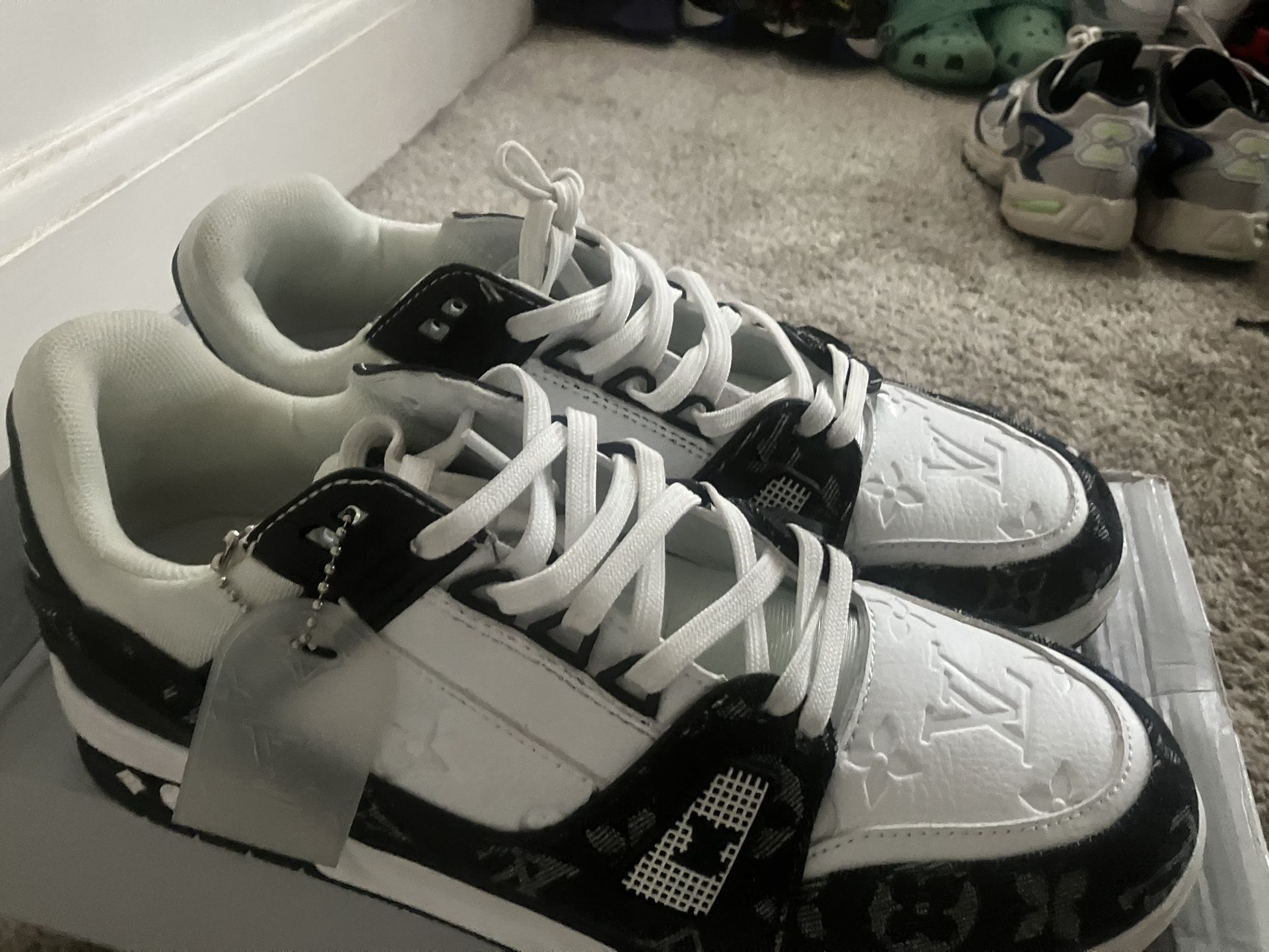 Louis Vuitton Trainers Black And White