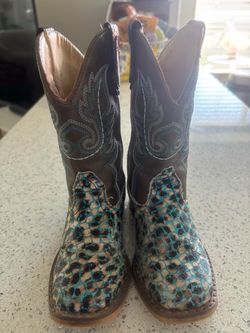 Kids ropers size 10 asking $25