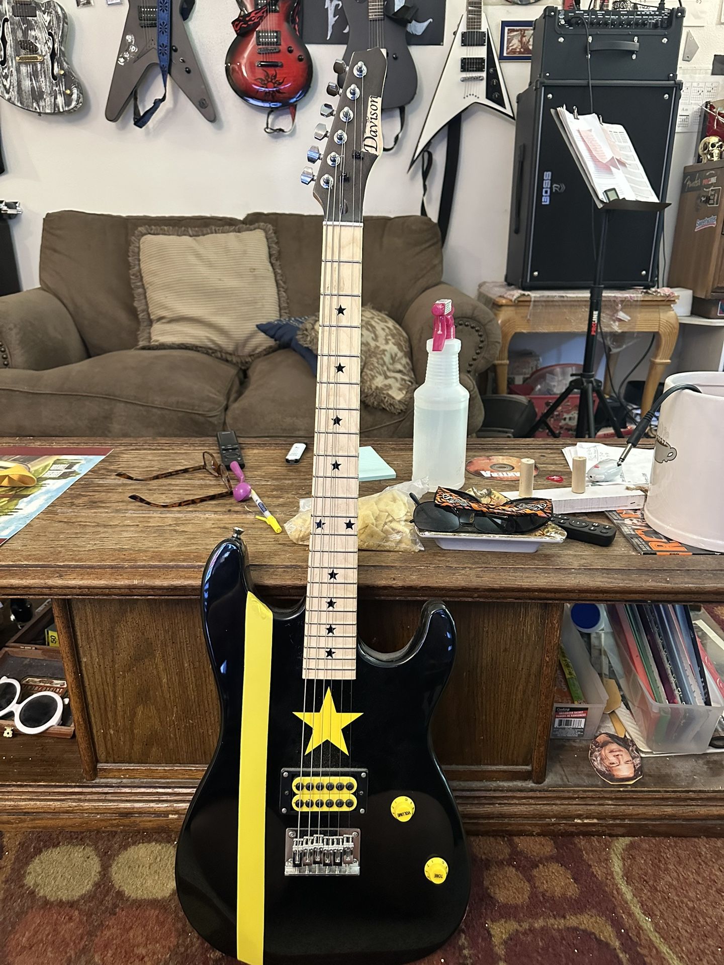 BLACK DAVIDSON STRAT TYPE GUITAR W/ DRAGONFIRE CRUSADER PICKUP 16K
