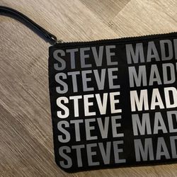 Steve Madden Logo Zipper Bag Cite Womens Money Bag.