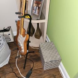 Guitar Stand 