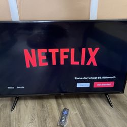 TCL 43” Roku Smart TV 4K UHD HDR With New Remote Control $100 Firm On Price