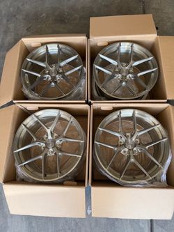 Symmetry forged sf07 18x9.5 +45 5x120. Perfect for civic type R  Located in Las Vegas , Nevada.  Can ship at buyers expense.  Finance options also ava