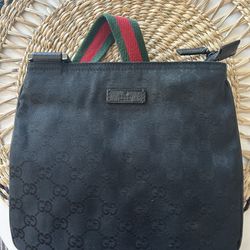 Like New Gucci Purse 