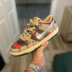 Size 8.5 Men’s New “Freddy Kruger” Nike Sb Dunks 