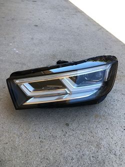 2018 2019 2020 AUDI Q5 HEADLIGHT FULL LED COMPLETE WITH MODULES DRIVER SIDE “L” ORIGINAL OEM