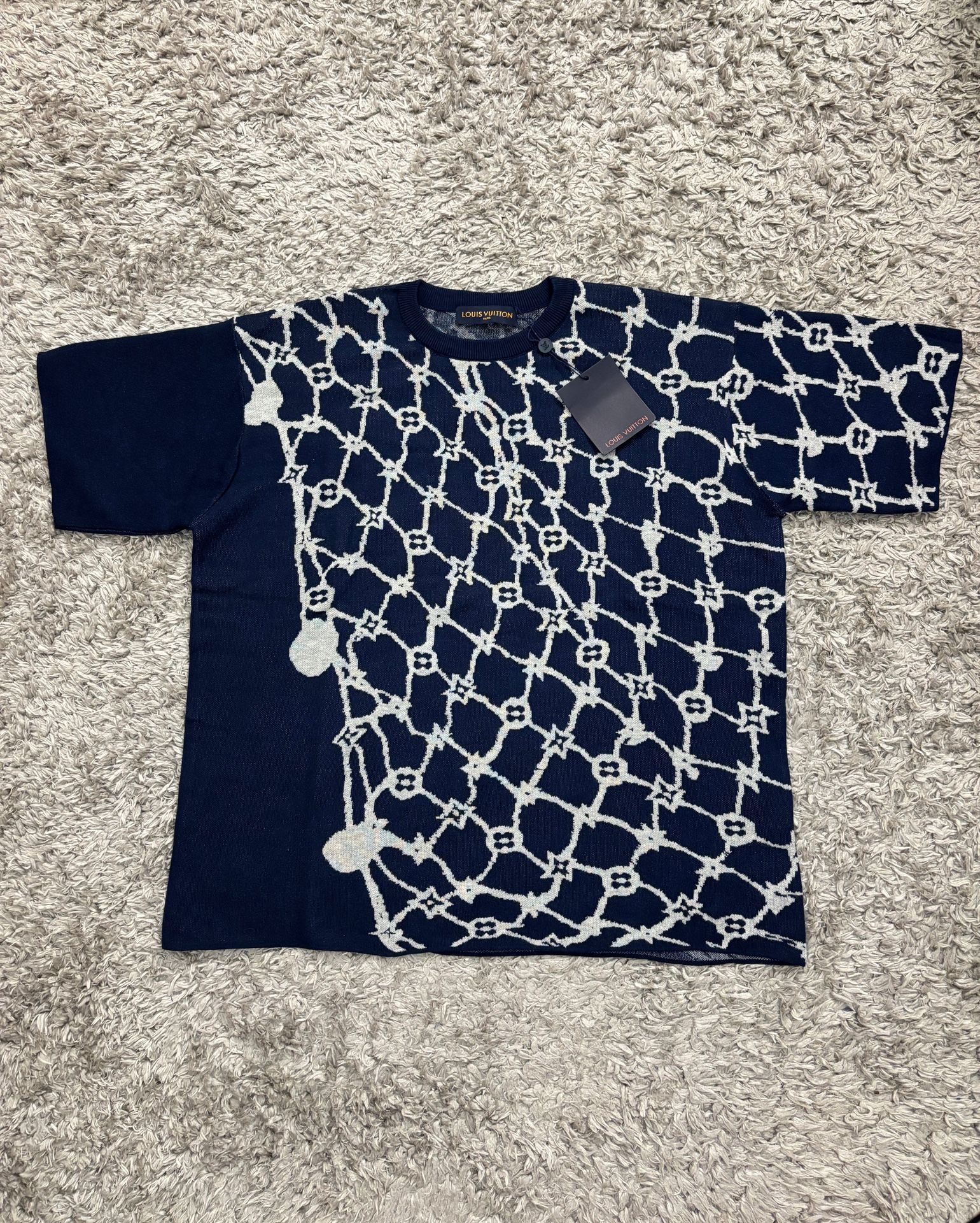LV tshirt size L