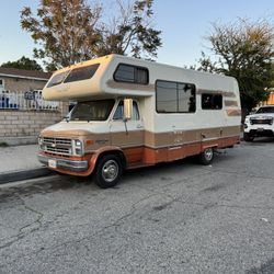 RV Motorhome 