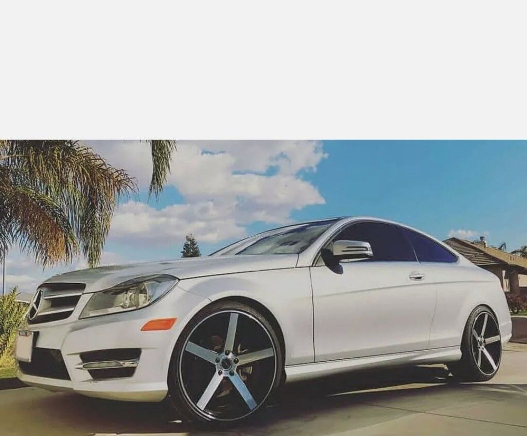 Strada Perfetto 5x114.3 18x8 +40 Silver Machined FINANCING AVAILABLE !!!
FINANCIAMO EL PROYECTO PARA TU CARRO.
️PAQUETES DE RINES GOMAS Y