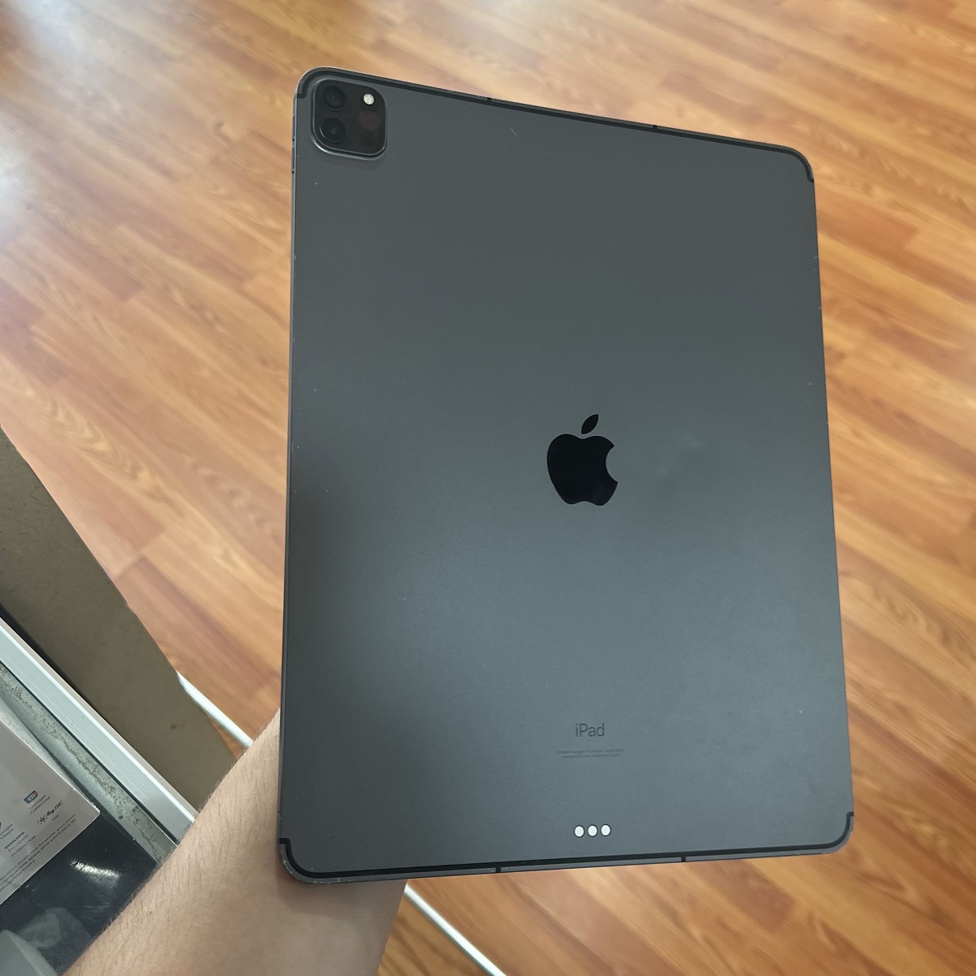 iPad Pro 12.9 5th Generation Wifi Only Used 128gb