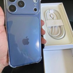 Apple iPhone 17 Pro Max - 1 TB - Deep Blue (Unlocked)