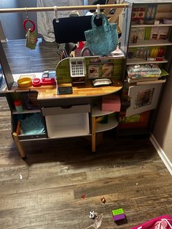 Toy store in great condition