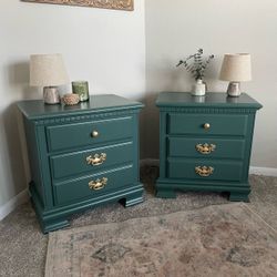 Vintage Solid Wood 2-Drawer Nightstands – Emerald Green