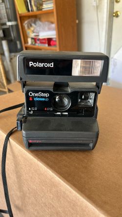 Polaroid 600  One step Close Up Camera