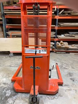 Presto 8’ electric hydraulic forklift