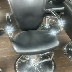 Salon Chairs 