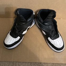 Black And White Size 9