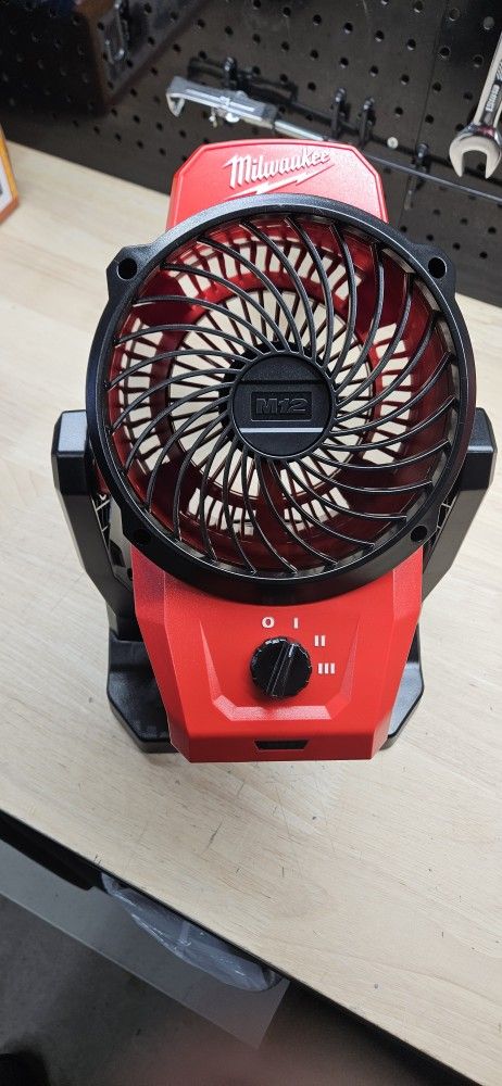 Milwaukee M12 FAN + 6.0 Batt.