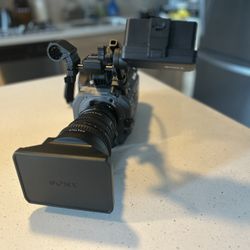 Sony FX9 With 28-135mm Lense (Brand New)