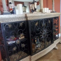 Saling Living Room, Dining Room And Bedroom Futniture