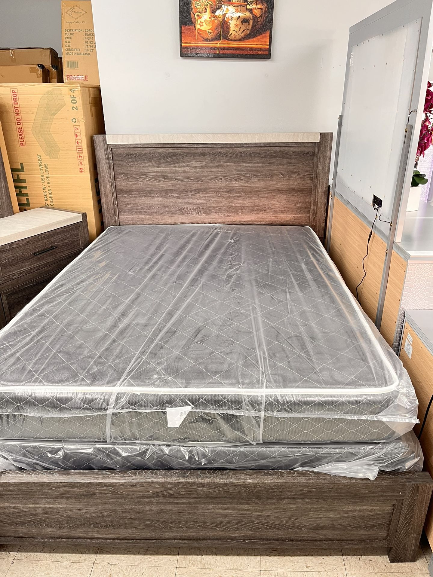 Queen Complete Bedroom Set NEW Wooden Grey Color
