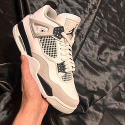 Jordan 4 Military black