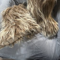 Women’s Fur Boots Used