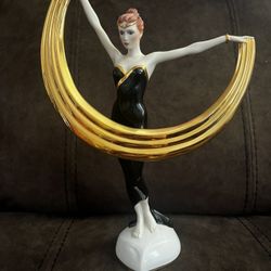 Franklin Mint Promise Of Gold Porcelain Sculpture