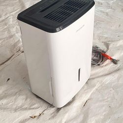 Dehumidifier - Frigidaire 50 pt 4500 sf  EXC Condition