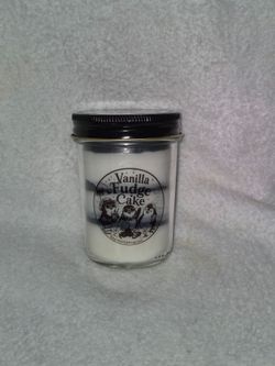 Vanilla Fudge Cake Candle