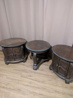 Beautiful 3 Piece Traditional Coffee & End Table Set with Storage