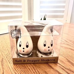 $12 - New Johanna Parker Halloween Ghostie Salt & Pepper shakers.  Please pick up in the area of 36th Ave and Pinnacle Peak within 24hours of take gre