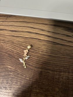 Gold rose pendant 10k