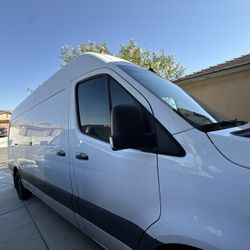 2023 Mercedes-Benz Sprinter 2500