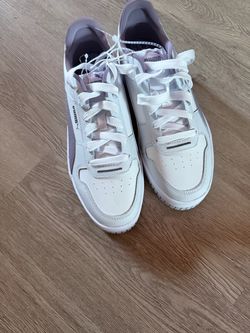 Brand new PUMA sneakers in white. Clean and stylish, perfect for everyday wear. Women’s size 8. Message me if interested.